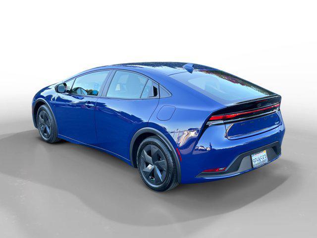 2024 toyota prius le