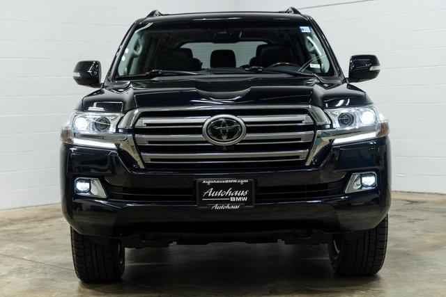 2016 toyota land cruiser v8