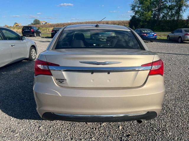 2014 chrysler 200 lx