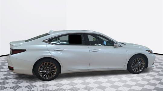 2025 Lexus ES