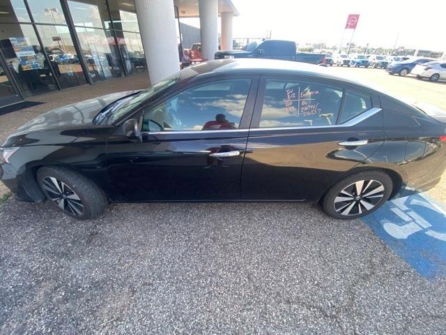 2022 nissan altima 2.5 sv