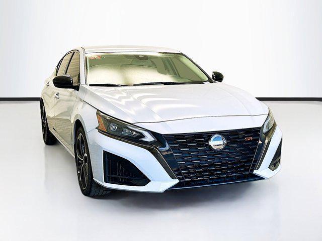 2023 nissan altima sr fwd