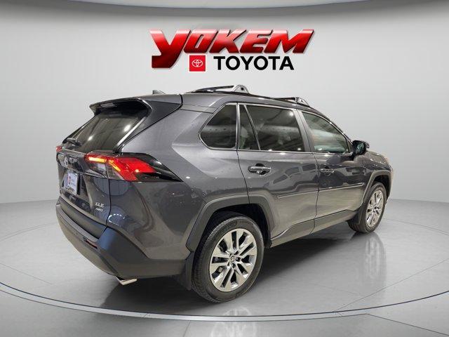 2024 toyota rav4 xle premium