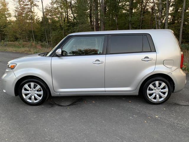 2009 scion xb base
