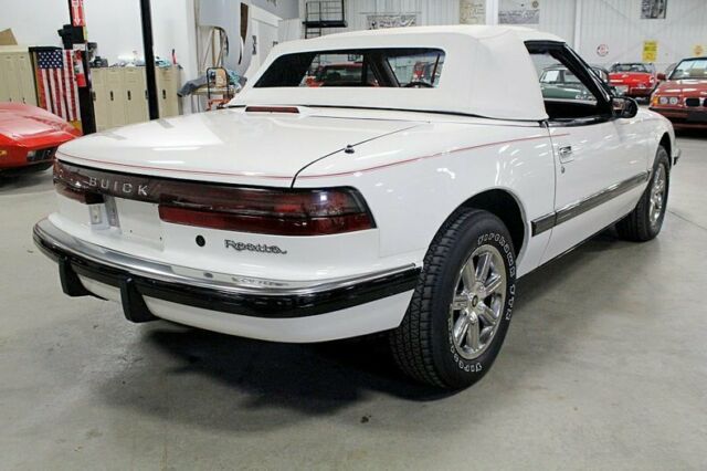 1990 buick reatta 0 white coupe 3.8l v6 automatic