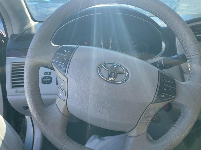 2011 toyota avalon limited