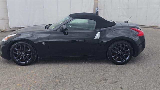 2015 nissan 370z touring