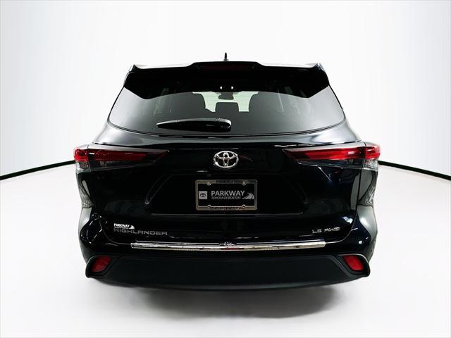 2024 toyota highlander le