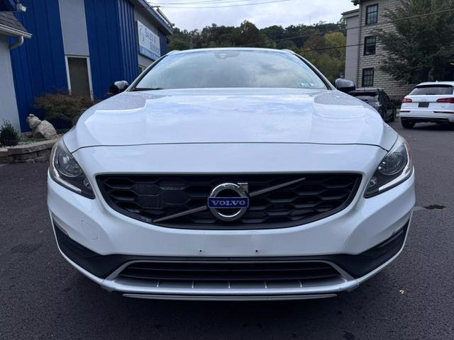 2017 volvo v60 cross country t5