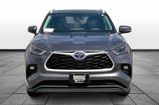 2023 toyota highlander hybrid xle in hutchinson, kansas