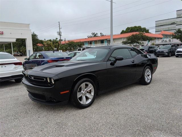 2023 dodge challenger sxt