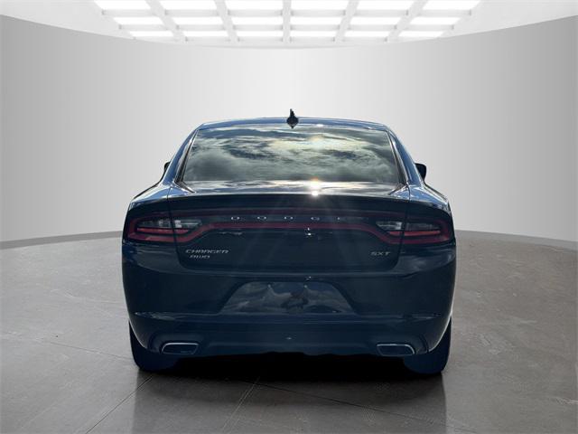 2016 dodge charger sxt
