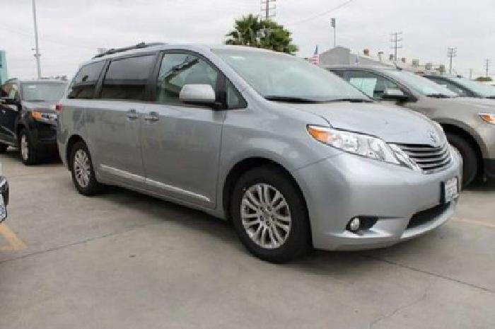 2011 toyota sienna xle in los angeles, ca