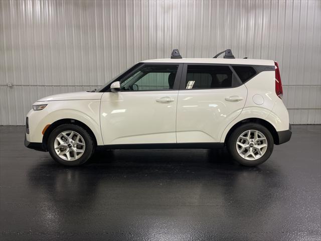 2022 kia soul lx