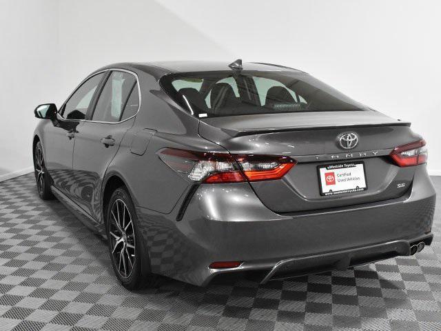 2022 toyota camry se