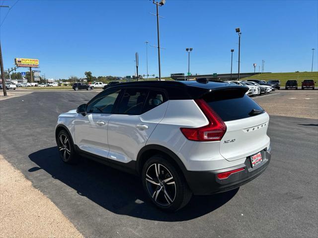 2021 volvo xc40 t4 r-design