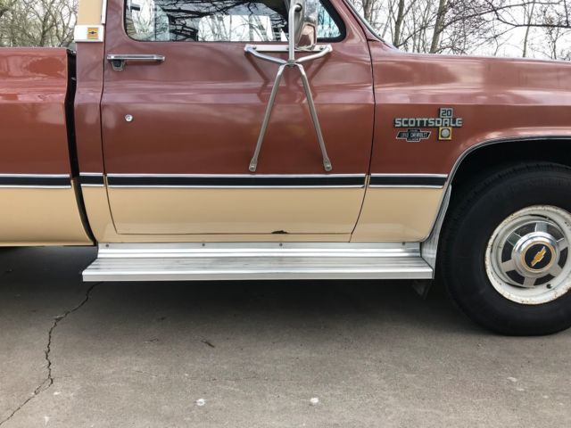 1982 chevrolet c20 scottsdale. low original miles!