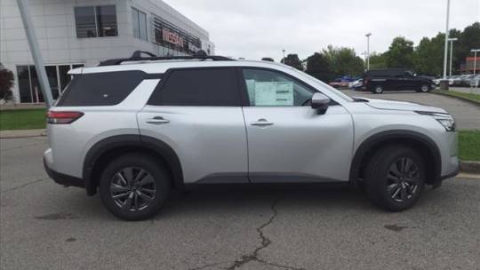 2024 Nissan Pathfinder sv