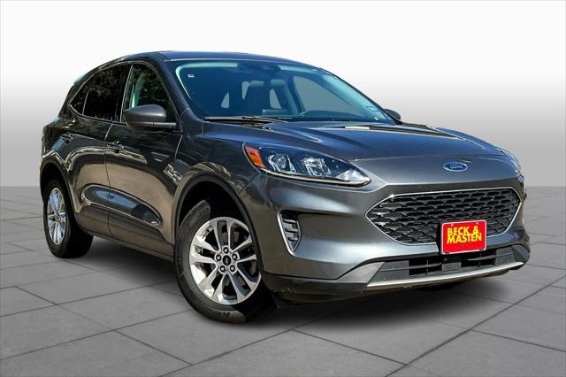 2022 ford escape se