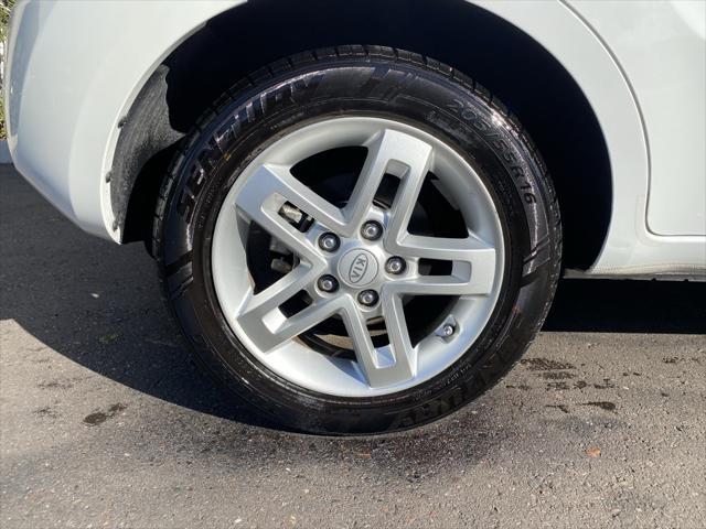 2010 kia soul +