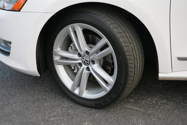 2013 volkswagen passat 2.0 tdi se w/ sunroof