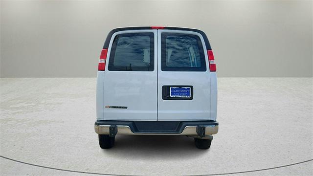 2022 chevrolet express 2500 rwd 2500 regular wheelbase wt