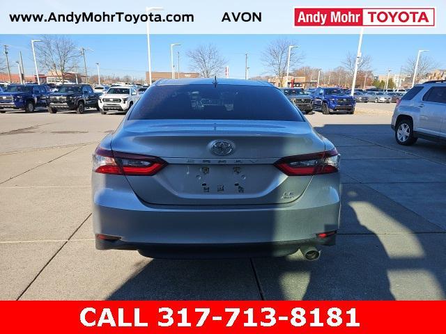 2021 toyota camry le