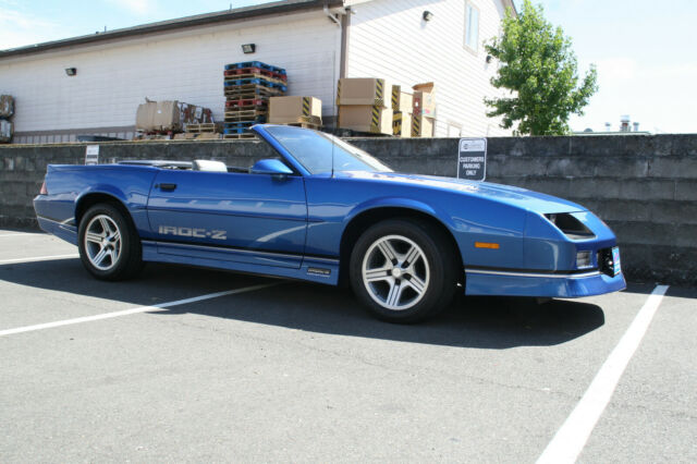 1990 chevrolet camaro iroc-z convertible 305 / 5 speed manual