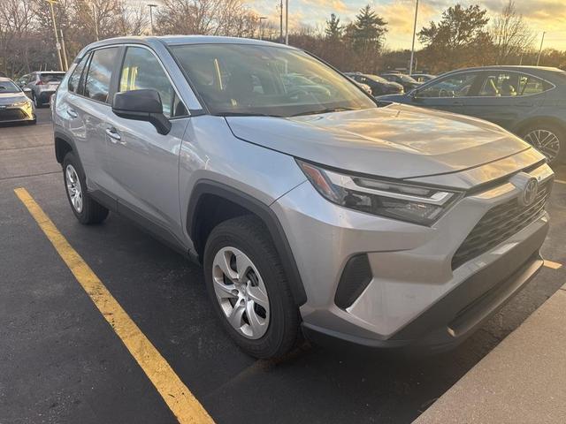 2024 toyota rav4 le