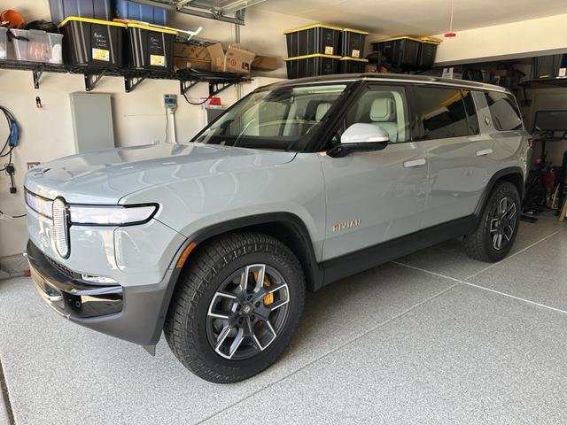 2024 rivian r1s adventure quad-motor large package