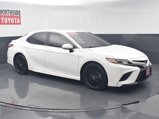 2019 toyota camry se