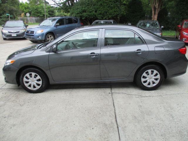 2010 toyota corolla le