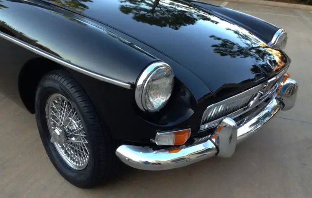 amazing low mileage fully restored rare early metal dash, wire wheel mgb!