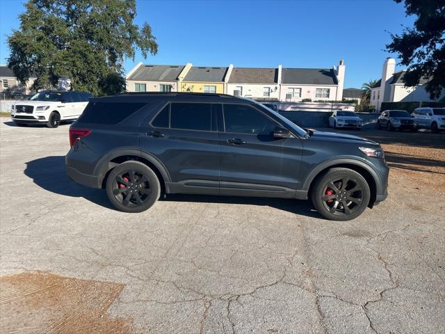 2022 ford explorer st