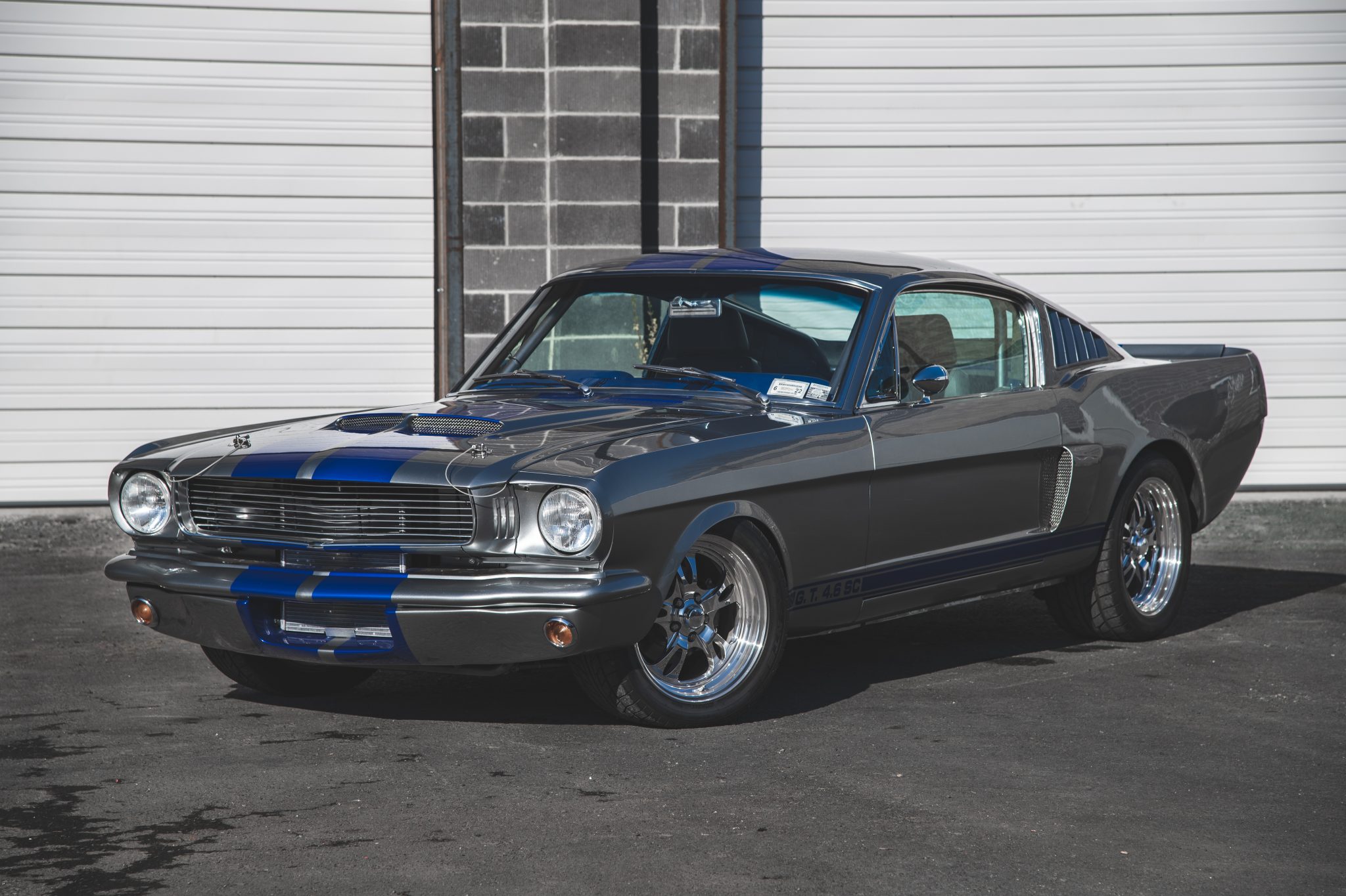 1965 ford mustang fastback 5-speed