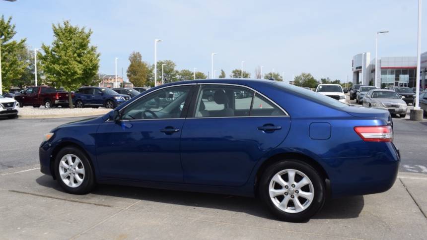 2011 toyota camry le