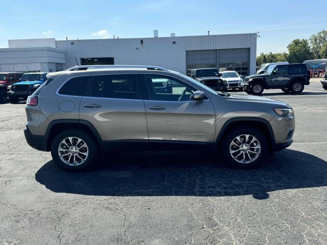 2021 jeep cherokee latitude lux
