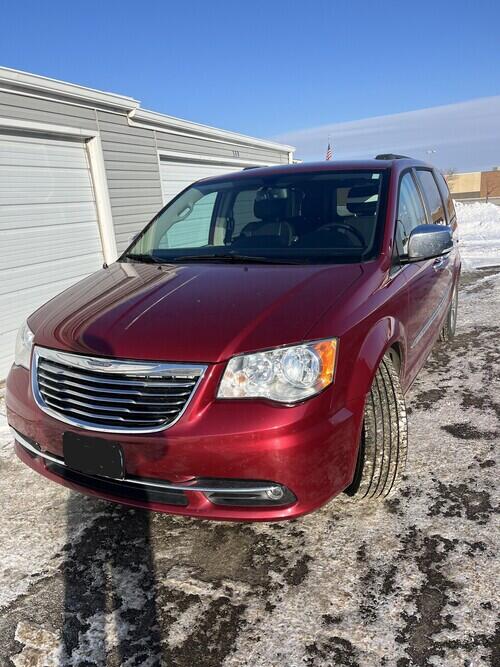 2016 chrysler town & country touring-l