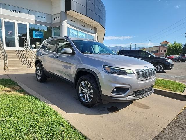 2021 jeep cherokee latitude lux