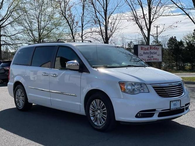 2016 chrysler town & country touring-l front-wheel drive lwb passenger van in woodbridge, virginia