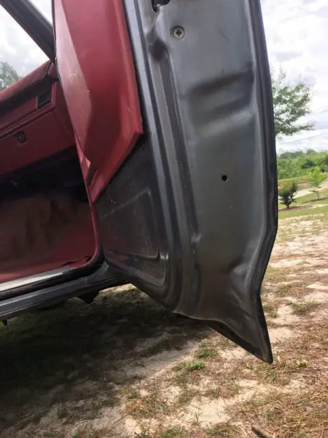 1981 ford pickup f-100 explorer first owner had it until two weeks ago 302 2 bb