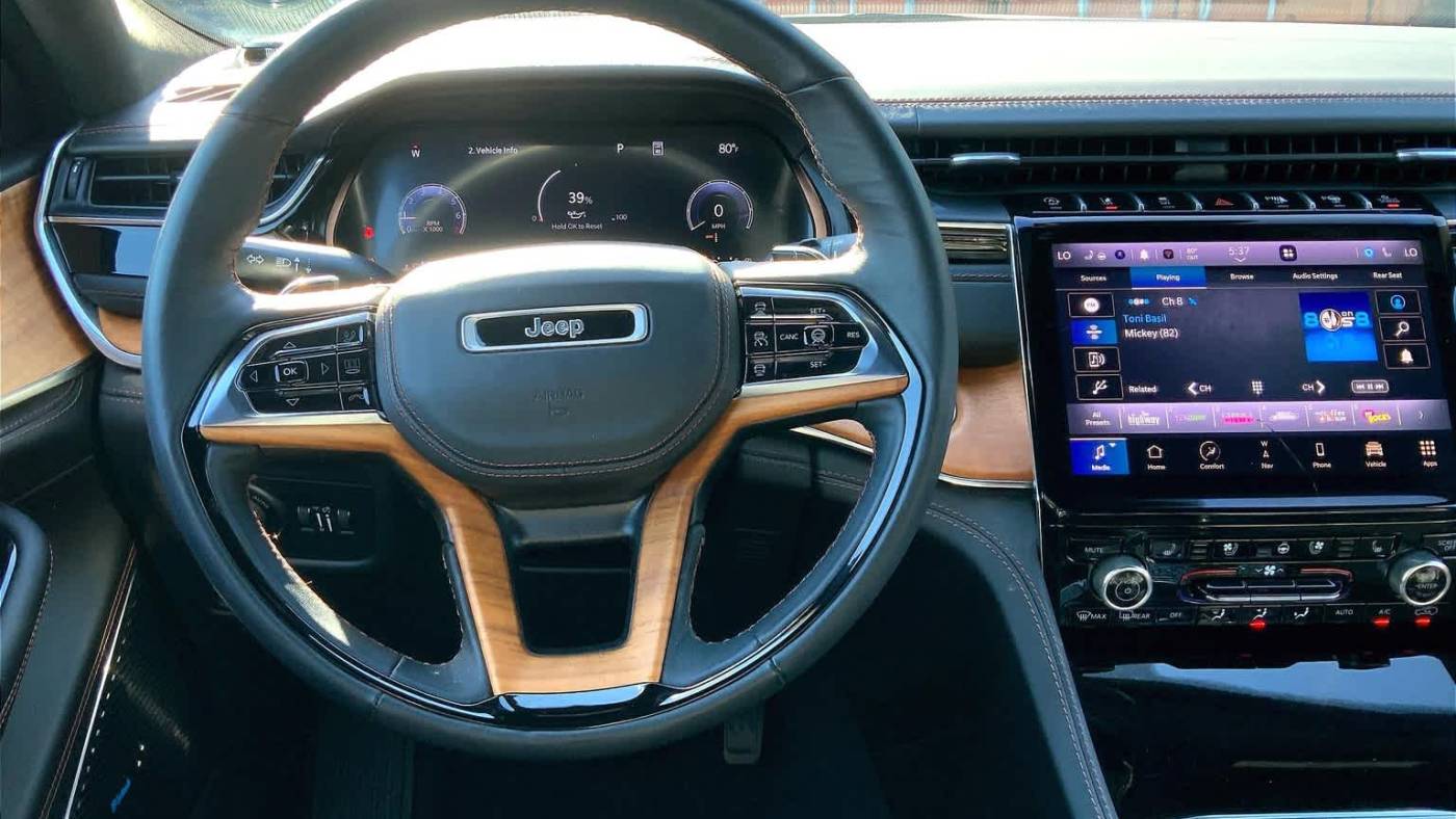 2023 jeep grand cherokee l summit