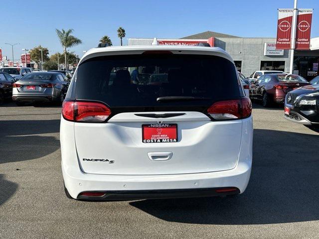 2020 chrysler pacifica touring