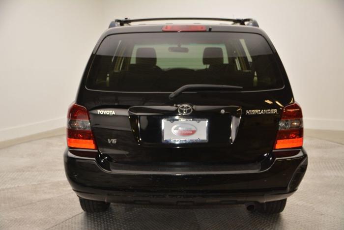 used 2004 toyota highlander v6 jersey city, nj 07305 for sale in jersey city, new jersey