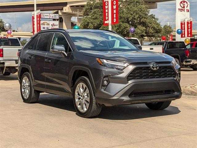 2024 toyota rav4 xle premium