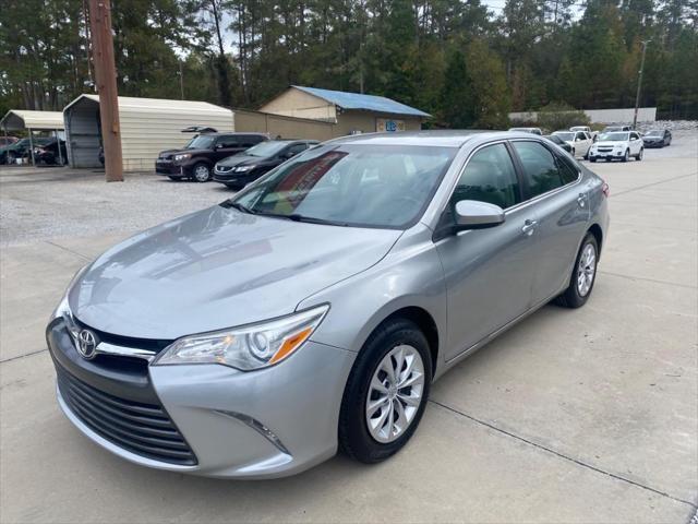 2016 toyota camry se