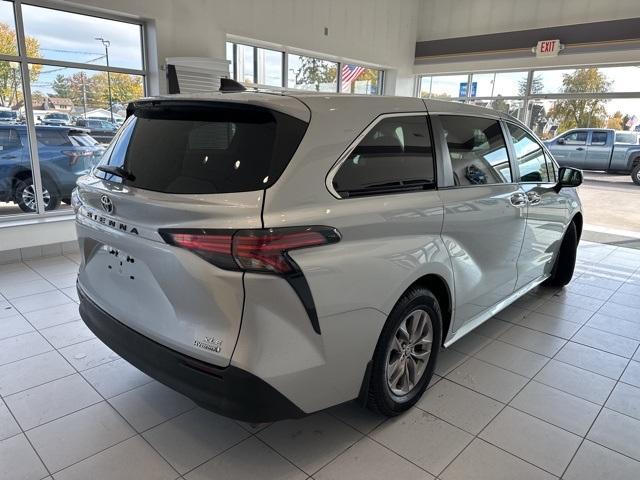 2021 toyota sienna xle