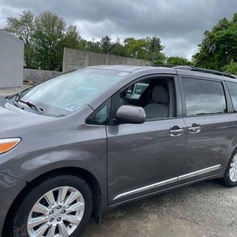 2015 toyota sienna limited awd 7-passenger v6 in elizabeth, new jersey