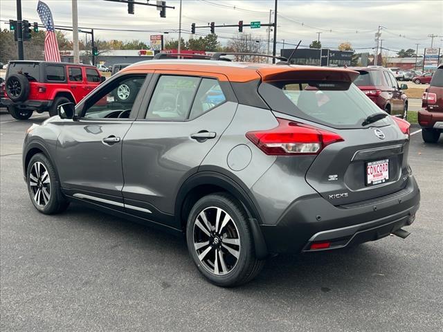 2020 nissan kicks sr