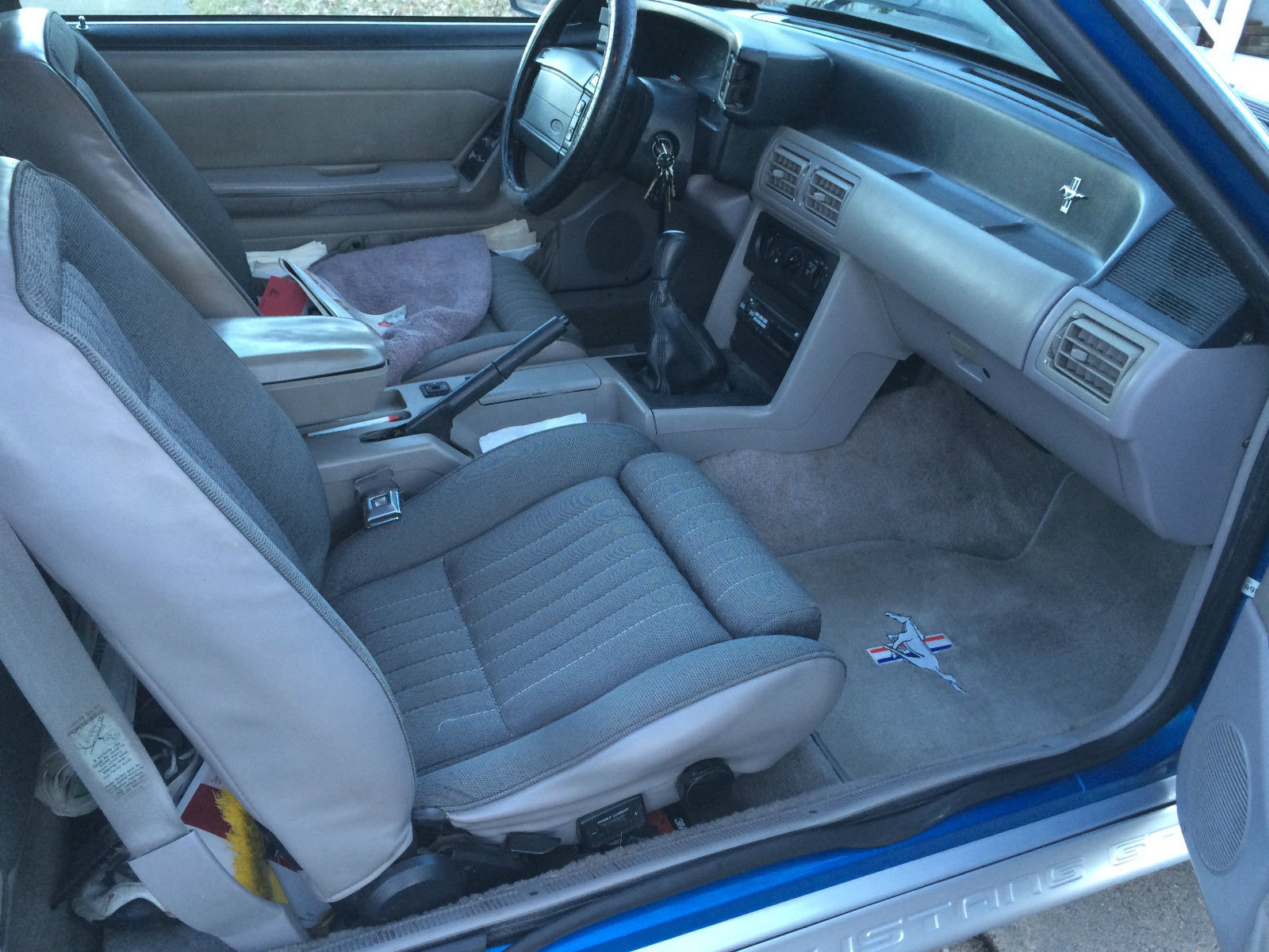 1991 ford mustang gt hatchback 2-door 5.0l
